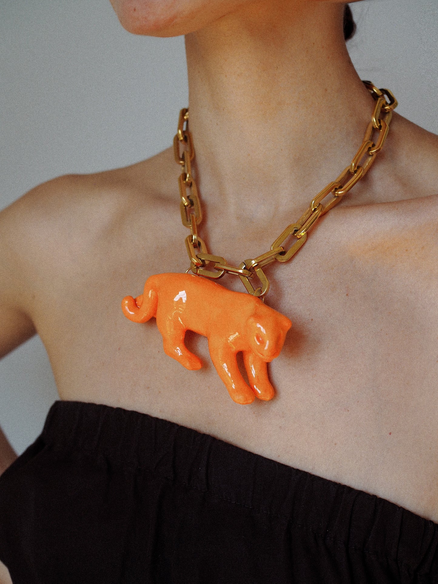 Cleo necklace orange