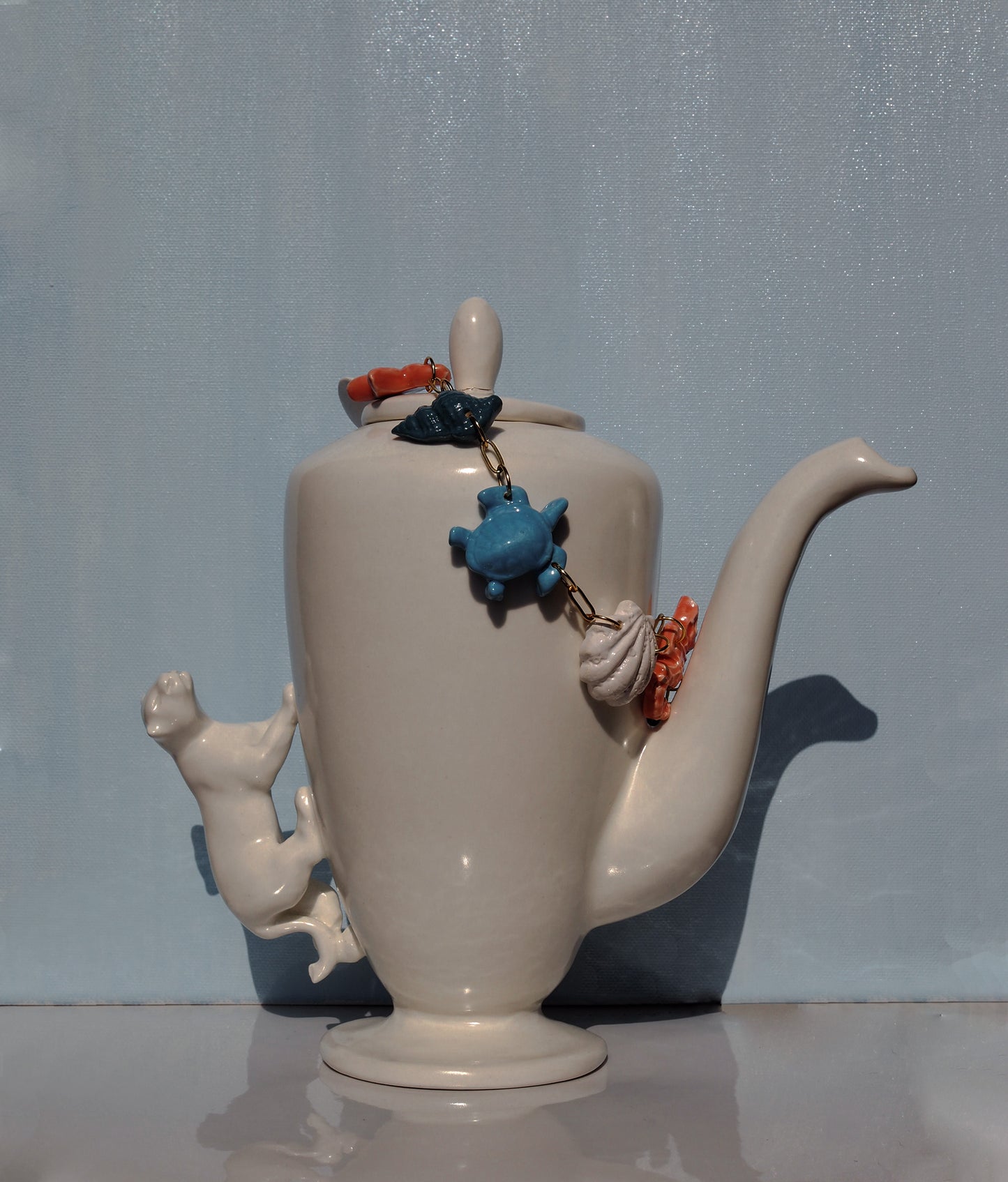 Cleo teapot